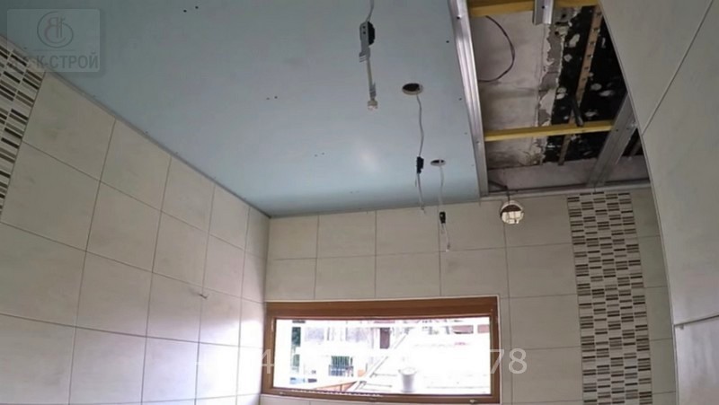 Потолок из ГКЛ - ремонт ванны комнаты под ключ